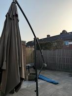 Grote zweefparasol, kantelbaar en verstelbaar, Tuin en Terras, Parasols, Ophalen, Gebruikt, Kantelbaar, 2 tot 3 meter