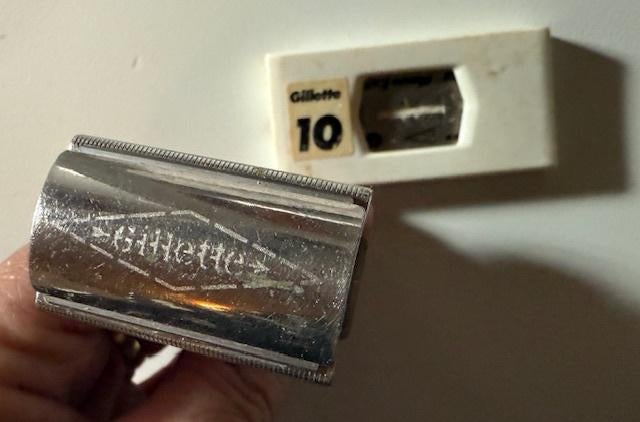 Vintage Gillette Scheermes + Mesjes, Antiek en Kunst, Ophalen of Verzenden