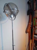 Staande voetlamp van Frank Ligtelijn 1960, Ophalen