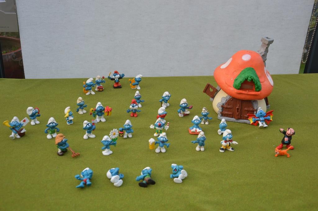 verzameling van 32 verschillende smurfen + paddenstoel, Verzamelen, Smurfen, Ophalen of Verzenden, Gebruikt, Verschillende Smurfen