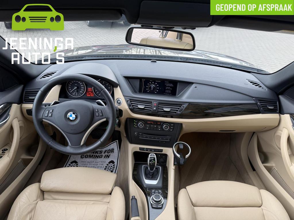 BMW X1 xDrive28i Executive|Leer|Camera|Pano|AfnTrekhaak|Stoe, Auto's, BMW, Euro 5, Gebruikt, Beige, 4 cilinders