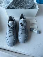 Nieuw Alexander McQueen sneaker new court grey, Overige kleuren, Nieuw, Ophalen of Verzenden, Sneakers of Gympen