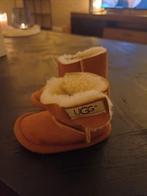 Schattige UGG baby laarsjes - perfect voor kleine voetjes!, Kinderen en Baby's, Babykleding | Schoentjes en Sokjes, Ophalen, UGG