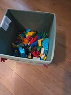 Grote bak met Duplo blokken, Ophalen
