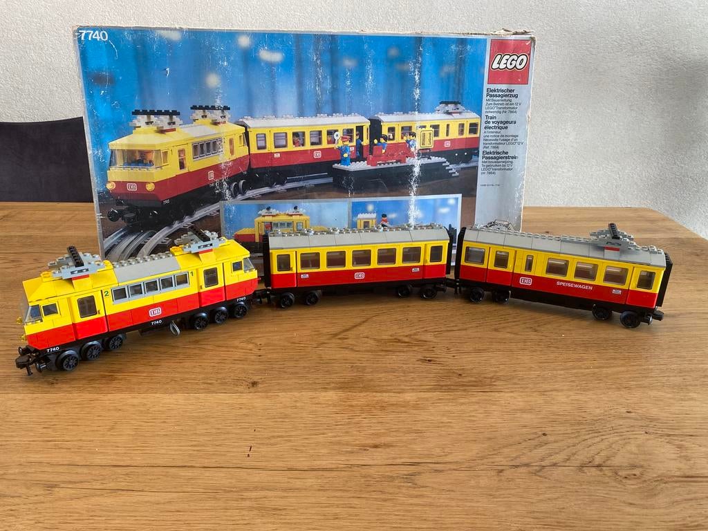 Lego 12v trein 7740 met doos, Kinderen en Baby's, Speelgoed | Duplo en Lego, Lego, Ophalen of Verzenden, Zo goed als nieuw, Inclusief doos