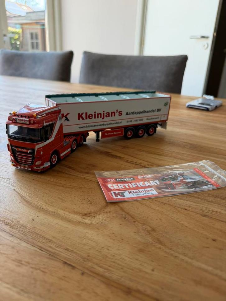 Daf xf kleinjans schade aan trailer!, Hobby en Vrije tijd, Modelauto's | 1:50, Zo goed als nieuw, Bus of Vrachtwagen, Lion Toys