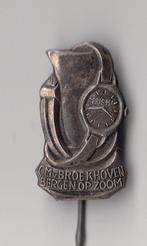 Bergen op Zoom Horloge speldje Prisma Broekhoven, Verzamelen, Speldjes, Pins en Buttons, Gebruikt, Niet vindbaar, Niet vindbaar