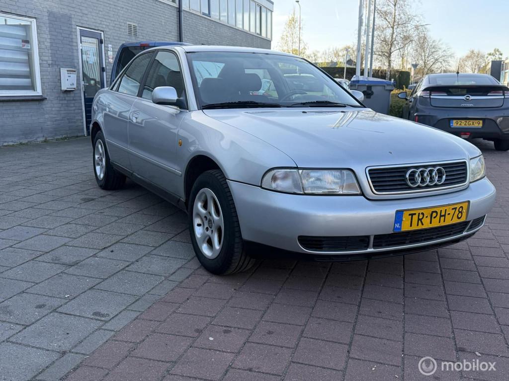 Audi A4 Limousine 1.8 5V Advance, Auto's, Audi, Bedrijf, A4, ABS, Airbags, Alarm, Centrale vergrendeling, Cruise Control, Elektrische buitenspiegels