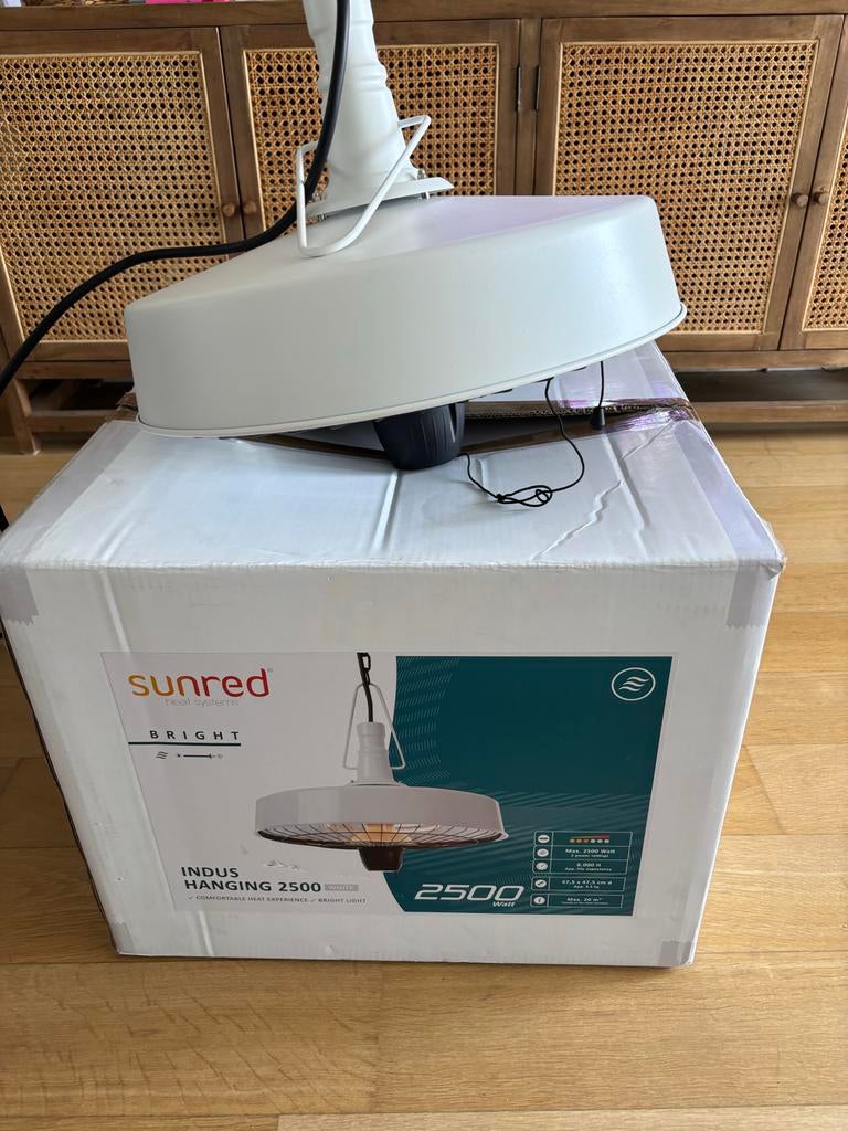 Sunred Indus Hanging 2500W Heater - Zo goed als nieuw, Ophalen, Zo goed als nieuw, Elektrisch, Plafond