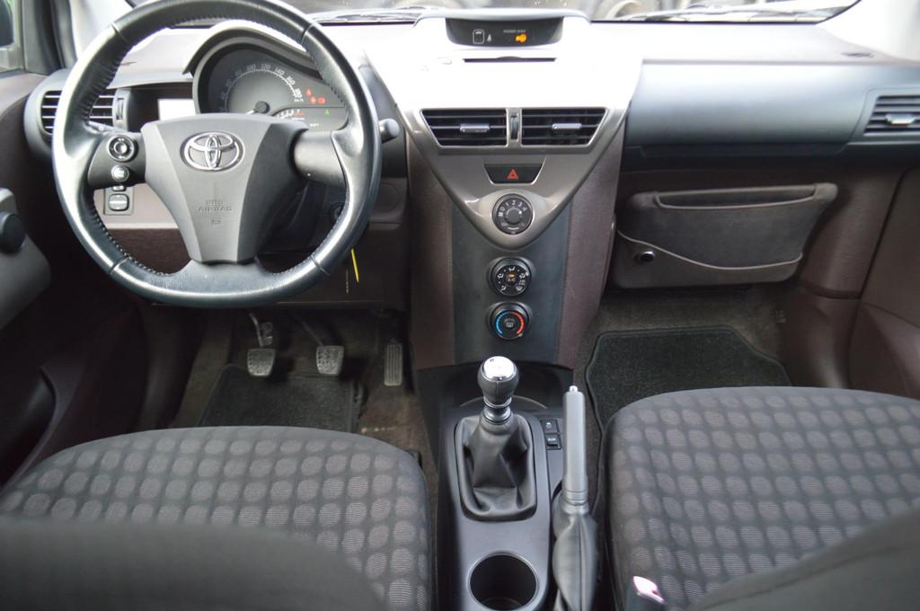 Toyota IQ 1.0 VVTi Airco, APK, Auto's, Toyota, Stof, Gebruikt, Zwart, Origineel Nederlands
