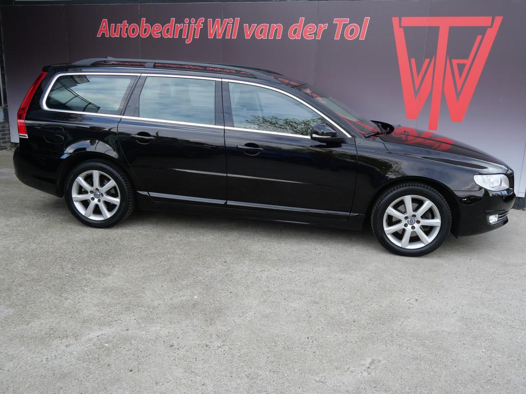 Volvo V70 2.0 T4 POLAR+ | LEER | XENON | TREKHAAK | RIEM V.V, 1556 kg, Gebruikt, 1969 cc, Zwart