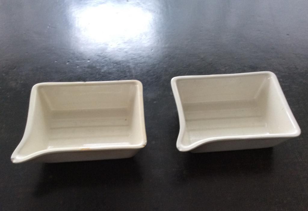 2 oude franse Apotheek  schaaltjes, Antiek en Kunst, Ophalen of Verzenden