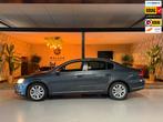 Volkswagen Passat 1.8 TSI Highline Trekhaak StoelVW PDC Crui, Voorwielaandrijving, Euro 5, Stof, Zwart