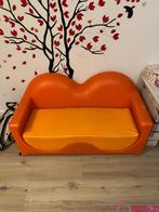 Gratis af te halen: Oranje kinder lounge bank, Huis en Inrichting, Banken | Sofa's en Chaises Longues, Ophalen, Minder dan 75 cm