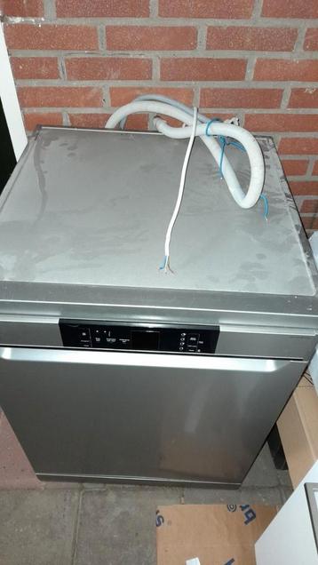 Sharp vrijstaand model vaatwasser beschikbaar voor biedingen