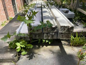 Latei beton met waterhol beschikbaar voor biedingen