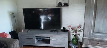Tv kast rookvrije omgeving beschikbaar voor biedingen