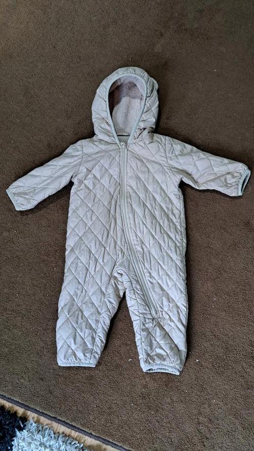 UNIQLO Baby Buitenpak – Gebroken Wit (6–12 maanden), Kinderen en Baby's, Babykleding | Maat 68, Zo goed als nieuw, Jongetje of Meisje