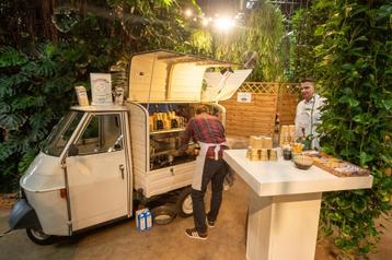 coffeebar mobiele espressobar tuktuk piaggio bruiloft event beschikbaar voor biedingen