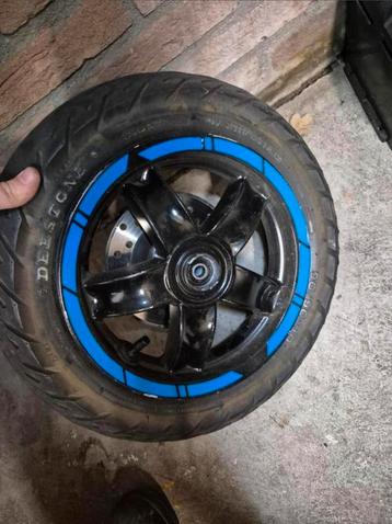 PIAGGIO ZIP ONDERDELEN! Alles in 1 koop beschikbaar voor biedingen