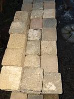 Koppelstenen / cobblestones . Gratis. 10 x 10, Beton, Gebruikt, Ophalen, Klinkers