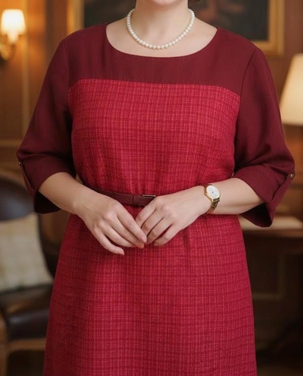 stijlvolle jurk van Van Hassels, Kleding | Dames, Jurken, Zo goed als nieuw, Maat 42/44 (L), Rood, Onder de knie, Verzenden