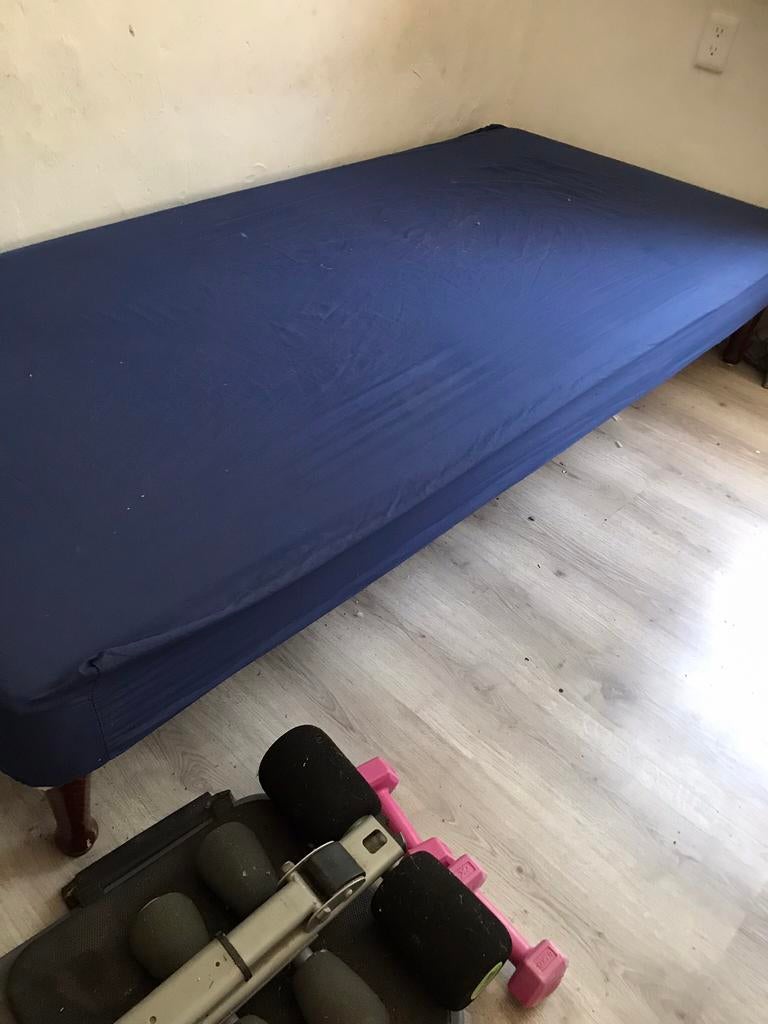 Bed en matras 160 x 200 in goede staat nog, Ophalen, Zo goed als nieuw, Tweepersoons, 160 cm