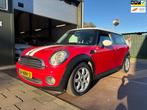 Mini Mini Clubman 1.6 Cooper Chili Leder Airco, Auto's, Mini, Voorwielaandrijving, 4 cilinders, 4 stoelen, Leder en Stof