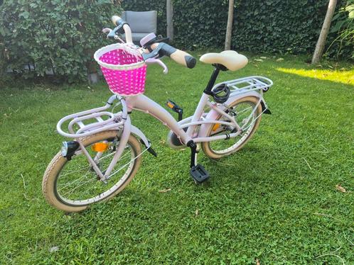 Roze Loekie meisjesfiets 18 inch - incl helm en accessoires, Fietsen en Brommers, Fietsen | Meisjes, Zo goed als nieuw, 18 inch