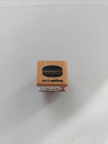 Nieuw Cats on Appletrees Macaron beschikbaar voor biedingen