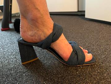 NUBIKK - maat 40 - exclusieve hak beschikbaar voor biedingen