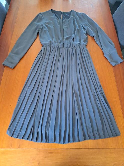 Jurk Benetton grijs M, Kleding | Dames, Jurken, Zo goed als nieuw, Maat 38/40 (M), Grijs, Onder de knie, Ophalen of Verzenden