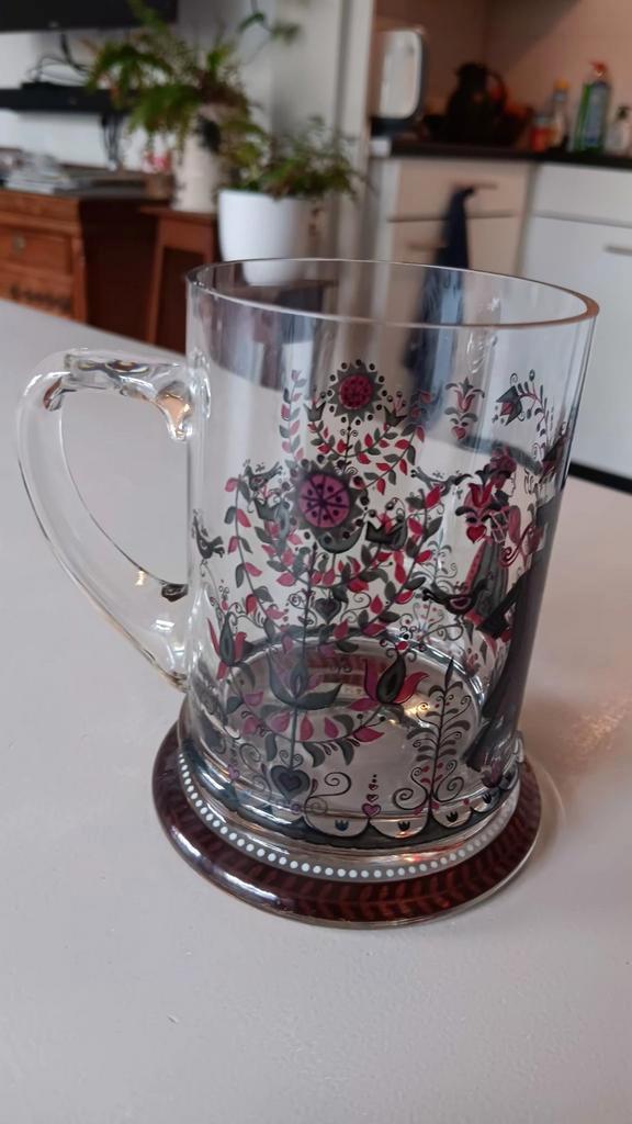 Beschilderd glas met handvat, Verzamelen, Glas en Borrelglaasjes, Zo goed als nieuw, Overige typen, Ophalen of Verzenden
