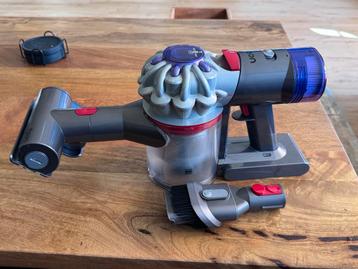 Dyson V8 Kruimeldief - Auto & Boot beschikbaar voor biedingen