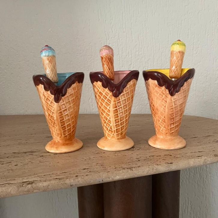 vintage set van drie keramische Ice Cream Sundae cups, Huis en Inrichting, Woonaccessoires | Overige, Zo goed als nieuw, Ophalen of Verzenden