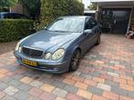 Mercedes-Benz E-Klasse 2.6 E240 Sedan AUT 2005 Blauw, Auto's, Mercedes-Benz, Automaat, Achterwielaandrijving, 2597 cc, Particulier