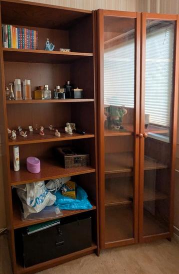 Ikea Billy boekenkasten, een met en een zonder glazen deuren beschikbaar voor biedingen