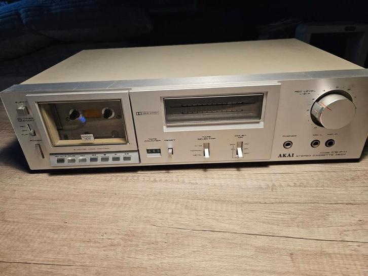 Mooi werkend vintage zilver AKAI CS F11 cassettedeck..., Audio, Tv en Foto, Cassettedecks, Enkel, Akai, Tiptoetsen, High speed dubbing