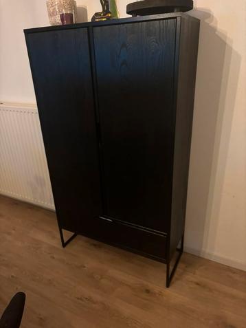 Kast zwart hout met metalen onderstel nieuw  beschikbaar voor biedingen