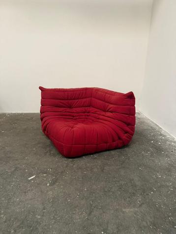 Ligne Roset Togo hoekelement rood beschikbaar voor biedingen