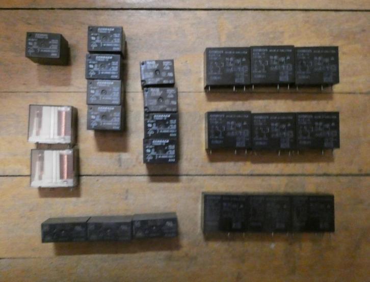 Partij Printplaat Relais TV Radio Vintage NOS Retro, Hobby en Vrije tijd, Elektronica-componenten, Zo goed als nieuw, Ophalen of Verzenden