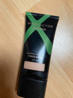 Nieuw Max Factor Porcelain 30 spf10 foundation, Ophalen of Verzenden, Nieuw, Beige, Gehele gezicht