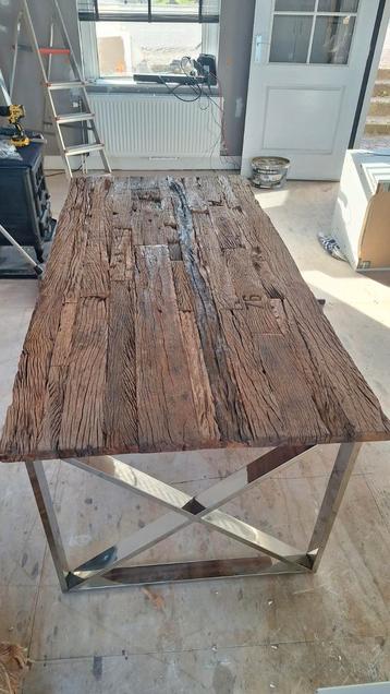 Robuuste wagonhout eettafel 180 beschikbaar voor biedingen