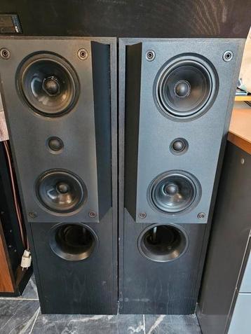 Kef 104.2 beschikbaar voor biedingen