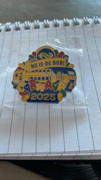 NS pin 2025 carnaval NS is de bob, Verzamelen, Speldjes, Pins en Buttons, Ophalen of Verzenden, Nieuw