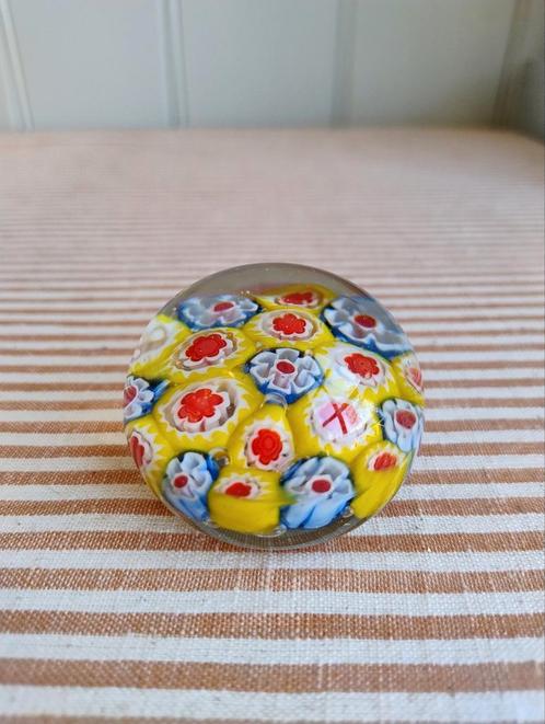 Vintage! Prachtige presse papier Murano milleflori, Antiek en Kunst, Antiek | Glas en Kristal, Ophalen of Verzenden