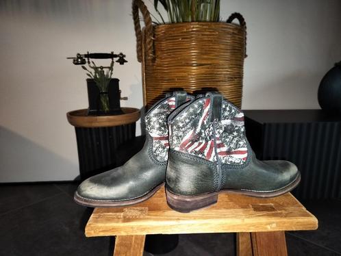 Tommy Hilfiger stoere Cowboy laarsjes blauw versleten look, Kleding | Dames, Schoenen, Zo goed als nieuw, Lage of Enkellaarzen