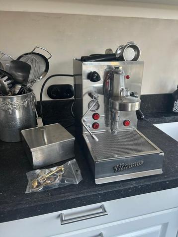 Vibiemme domobar met E61 zetgroep en Faema molen beschikbaar voor biedingen