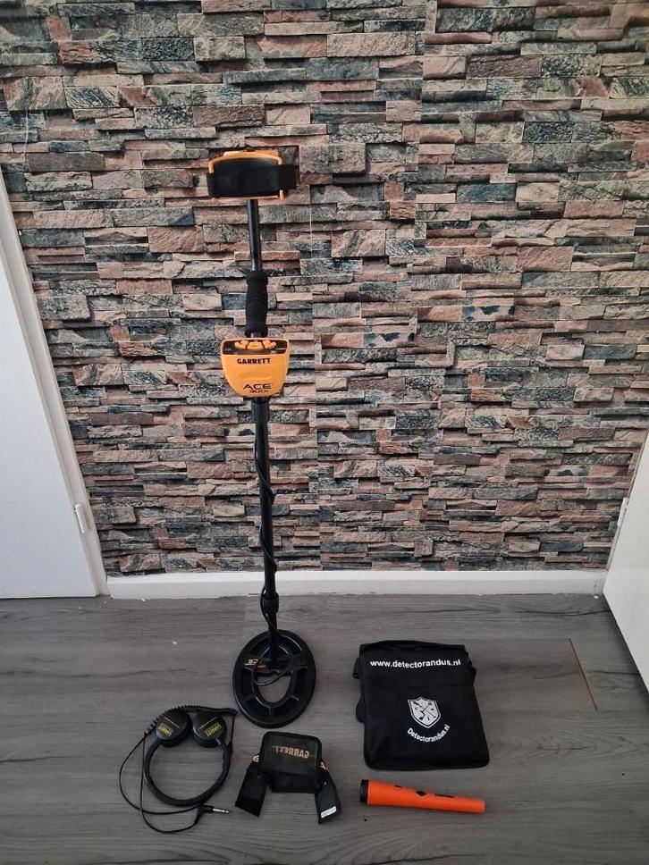 Garrett ACE 300i + Pin Pointer, Hobby en Vrije tijd, Metaaldetectors, Zo goed als nieuw, Meer dan 30 cm, Garrett, Discriminatie metaaldetectie