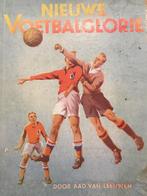 Een oud boek van voetbal. Stukken van ABE, Ophalen, Zo goed als nieuw